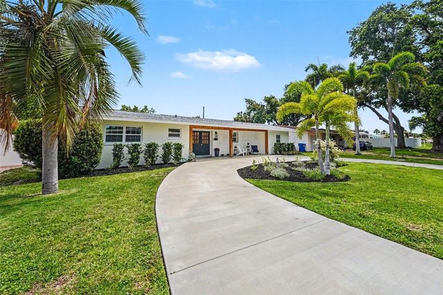 6825 11TH AVENUE N, St Petersburg, FL 33710