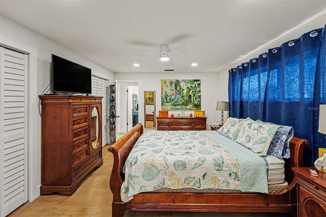 6825 11TH AVENUE N, St Petersburg, FL 33710