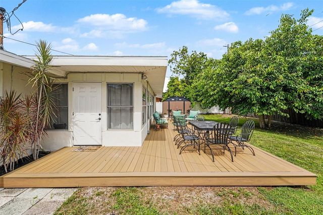6825 11TH AVENUE N, St Petersburg, FL 33710