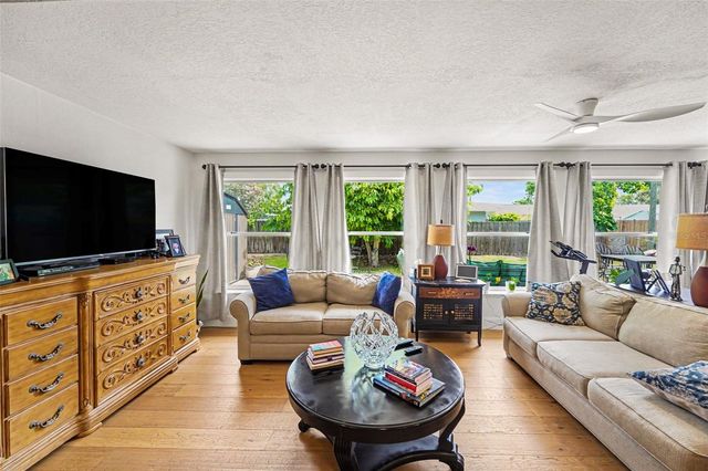 6825 11TH AVENUE N, St Petersburg, FL 33710