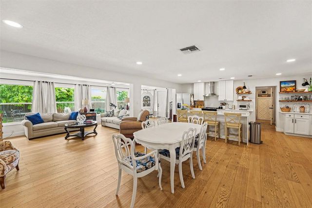 6825 11TH AVENUE N, St Petersburg, FL 33710