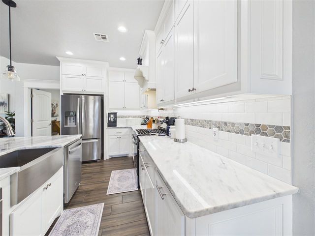 13111 NE Jaguar Ln, Elgin, OK 73538