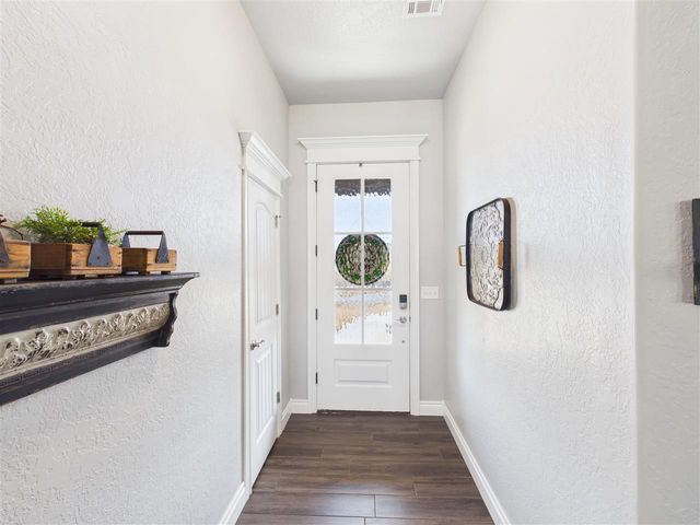 13111 NE Jaguar Ln, Elgin, OK 73538