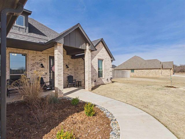 13111 NE Jaguar Ln, Elgin, OK 73538