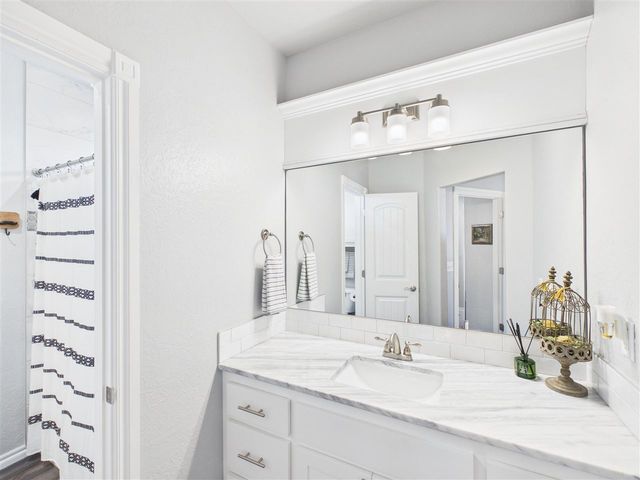 13111 NE Jaguar Ln, Elgin, OK 73538