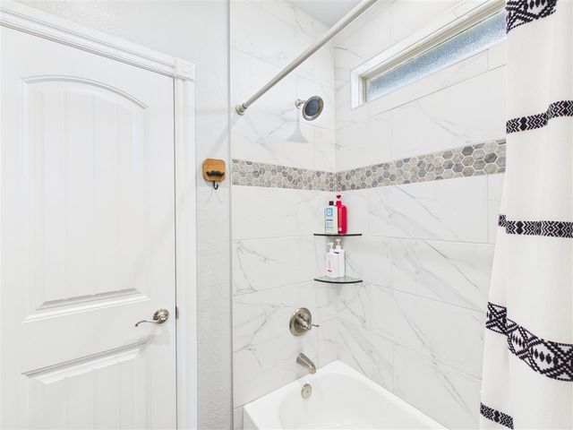 13111 NE Jaguar Ln, Elgin, OK 73538