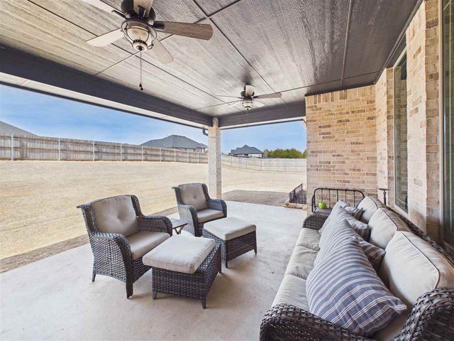 13111 NE Jaguar Ln, Elgin, OK 73538