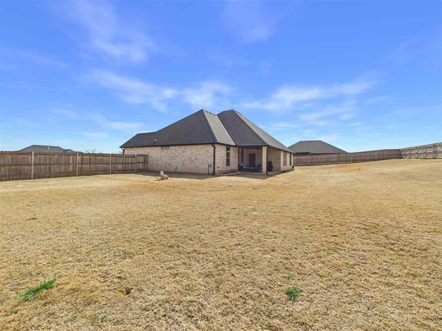 13111 NE Jaguar Ln, Elgin, OK 73538