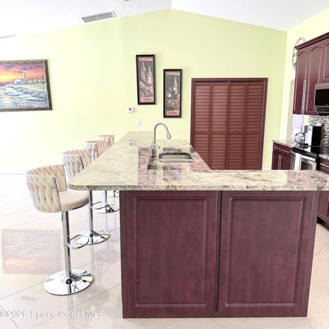 2601 Lakehurst Avenue SW, Palm Bay, FL 32908