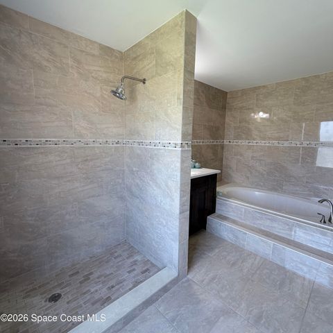 2601 Lakehurst Avenue SW, Palm Bay, FL 32908