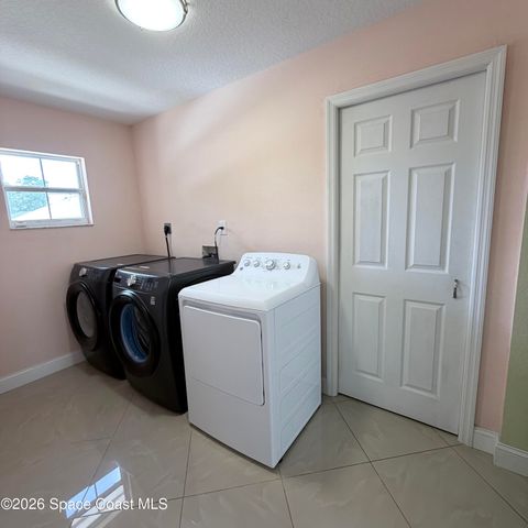 2601 Lakehurst Avenue SW, Palm Bay, FL 32908