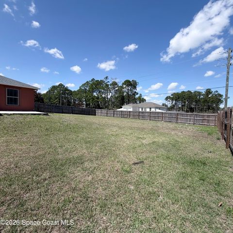 2601 Lakehurst Avenue SW, Palm Bay, FL 32908