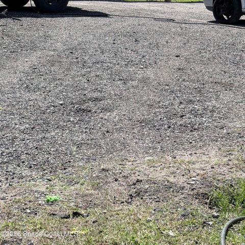 2601 Lakehurst Avenue SW, Palm Bay, FL 32908