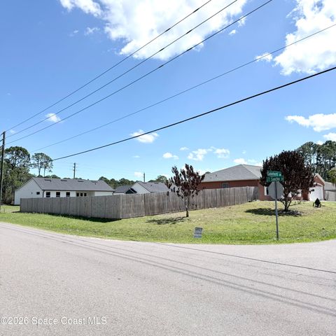 2601 Lakehurst Avenue SW, Palm Bay, FL 32908