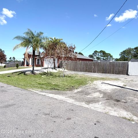 2601 Lakehurst Avenue SW, Palm Bay, FL 32908
