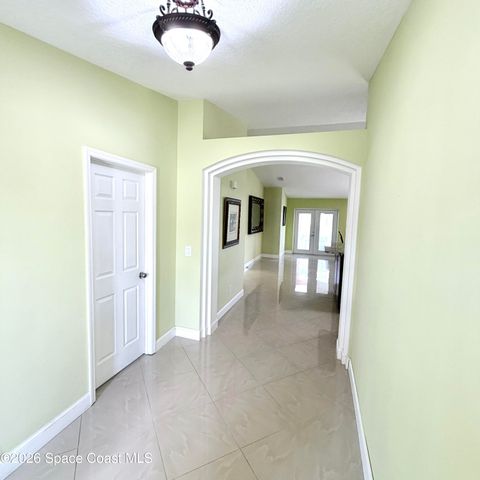 2601 Lakehurst Avenue SW, Palm Bay, FL 32908