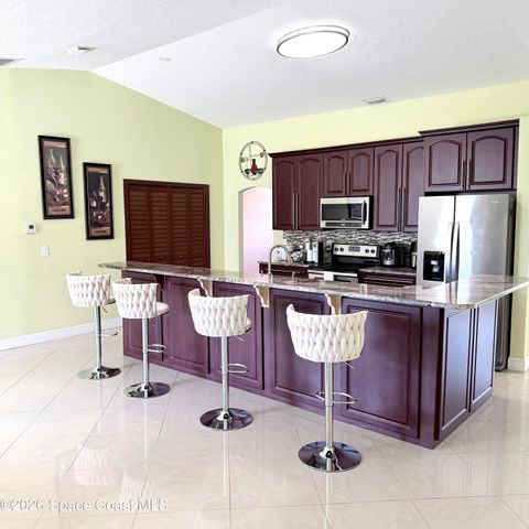 2601 Lakehurst Avenue SW, Palm Bay, FL 32908