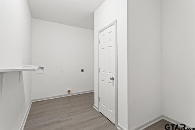 214 W Hurley Ave, Gladewater, TX 75647