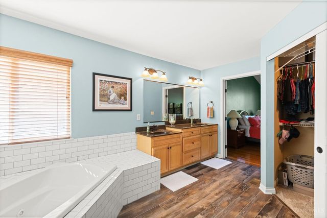 6250 Avebury Court, Hamilton Twp, OH 45152