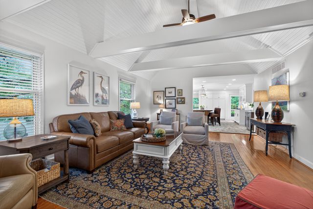 2063 Manor Drive, Lexington, KY 40502