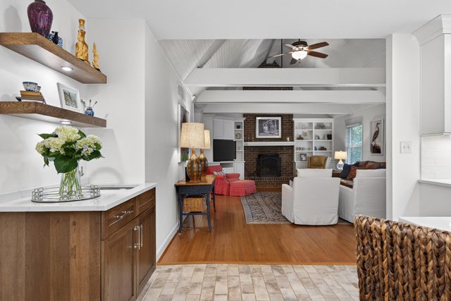 2063 Manor Drive, Lexington, KY 40502