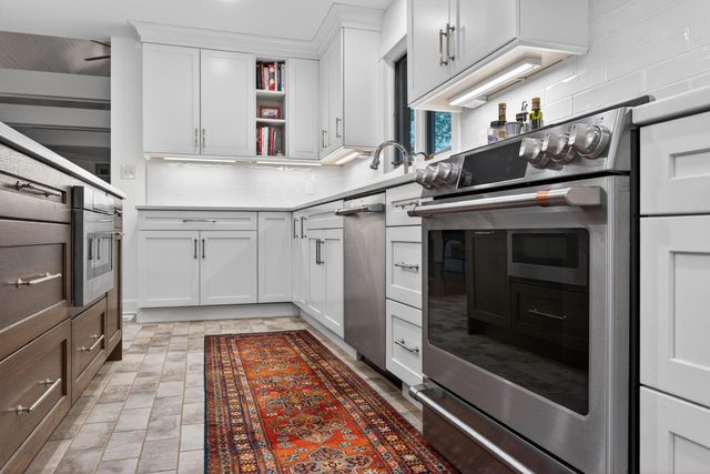 2063 Manor Drive, Lexington, KY 40502