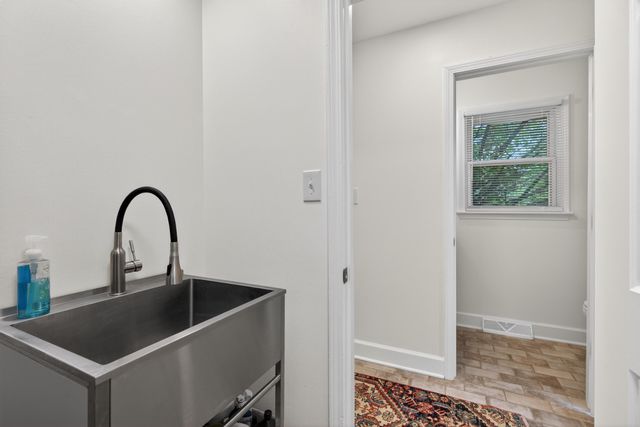 2063 Manor Drive, Lexington, KY 40502