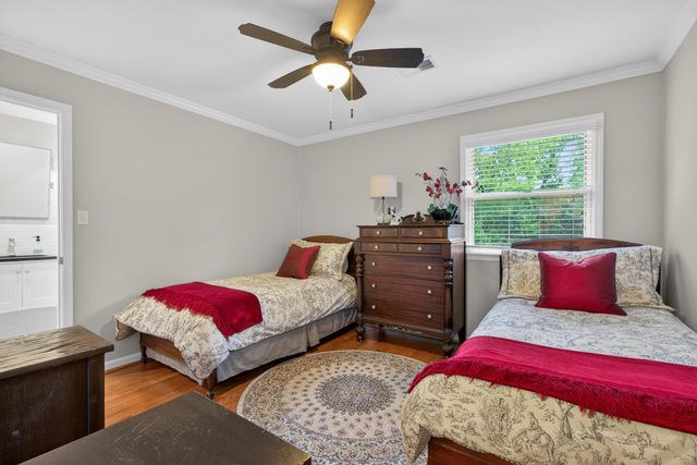 2063 Manor Drive, Lexington, KY 40502