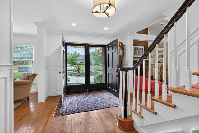 2063 Manor Drive, Lexington, KY 40502