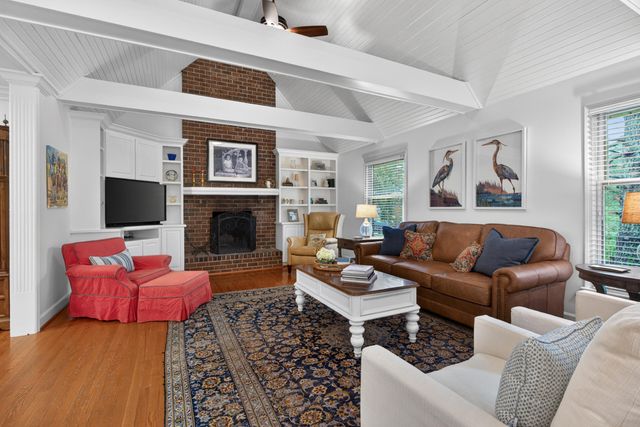 2063 Manor Drive, Lexington, KY 40502
