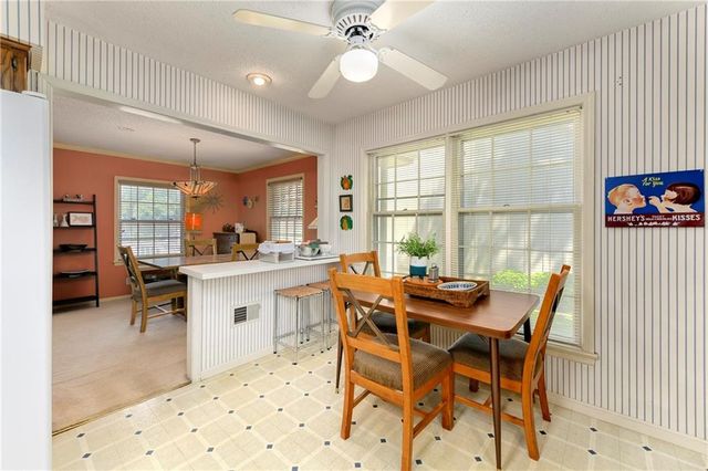 10941 Nieman Road, Overland Park, KS 66210