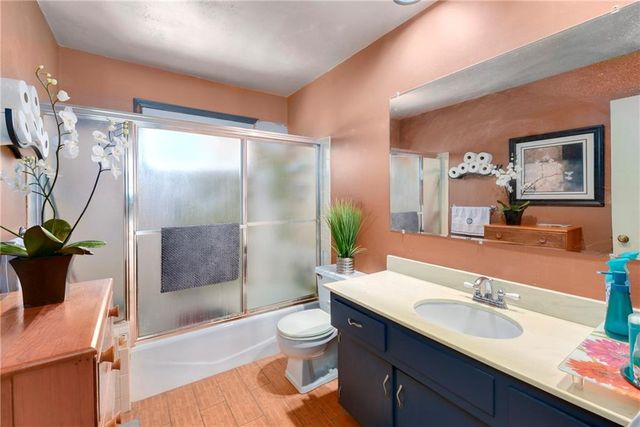 10941 Nieman Road, Overland Park, KS 66210