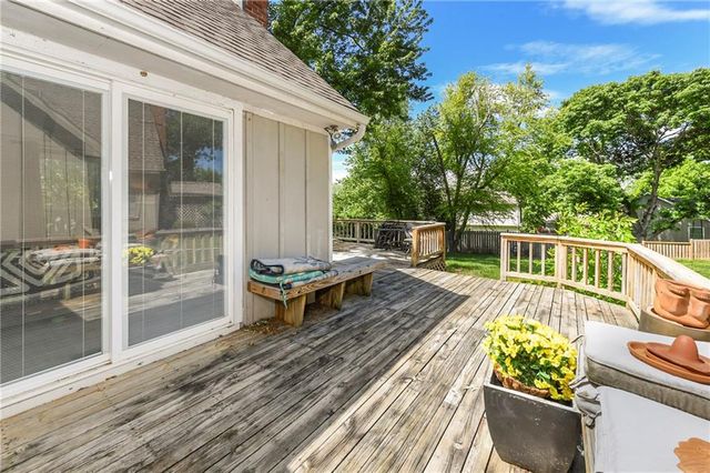 10941 Nieman Road, Overland Park, KS 66210