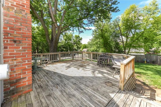 10941 Nieman Road, Overland Park, KS 66210