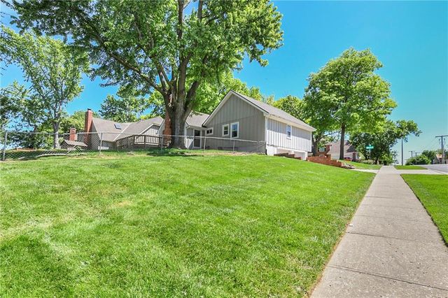 10941 Nieman Road, Overland Park, KS 66210