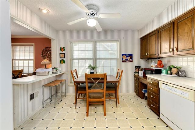 10941 Nieman Road, Overland Park, KS 66210