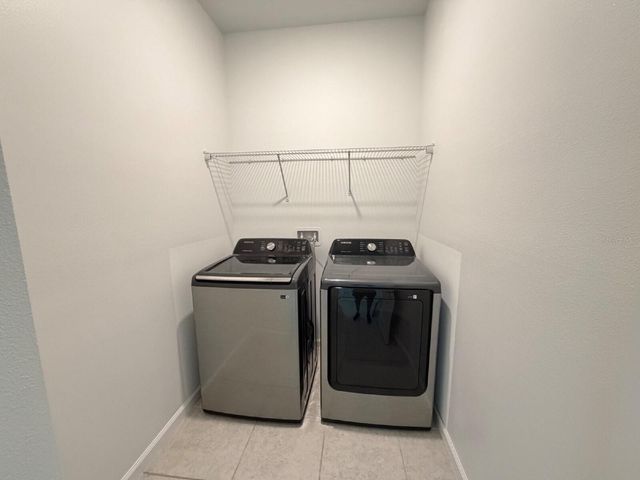 2021 HEMINGWAY CIRCLE, Groveland, FL 34736