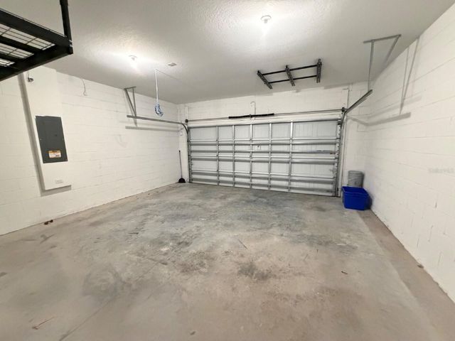 2021 HEMINGWAY CIRCLE, Groveland, FL 34736
