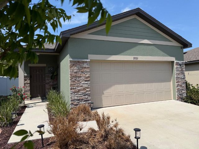 2021 HEMINGWAY CIRCLE, Groveland, FL 34736