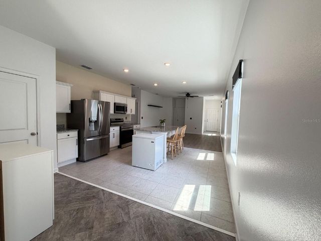 2021 HEMINGWAY CIRCLE, Groveland, FL 34736