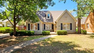 2011 16th Street, Lubbock, TX 79401