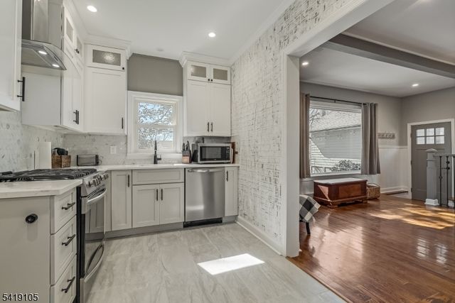 200 Mountain Way, Morris Plains Boro, NJ 07950