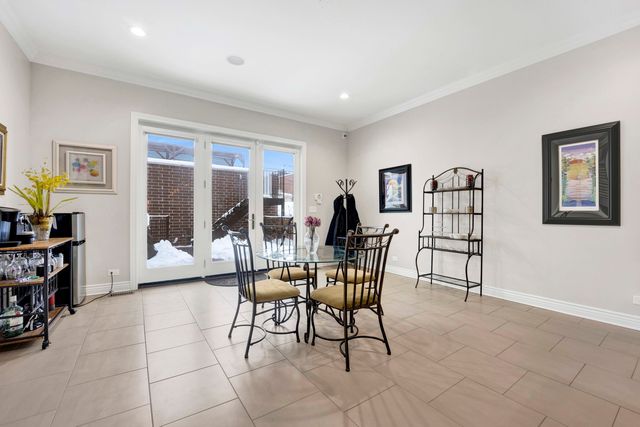 2144 W Erie Street, Chicago, IL 60612