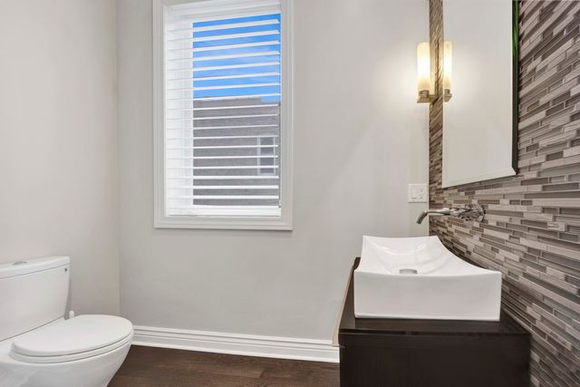 2144 W Erie Street, Chicago, IL 60612