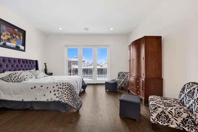 2144 W Erie Street, Chicago, IL 60612