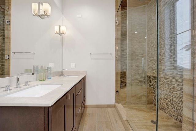 2144 W Erie Street, Chicago, IL 60612