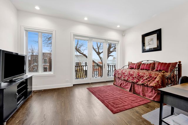 2144 W Erie Street, Chicago, IL 60612