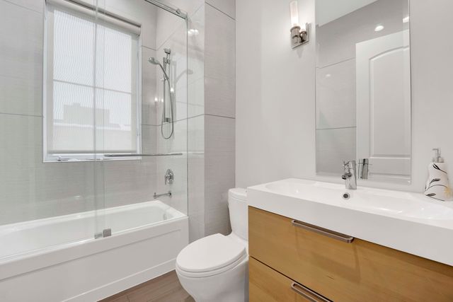 2144 W Erie Street, Chicago, IL 60612