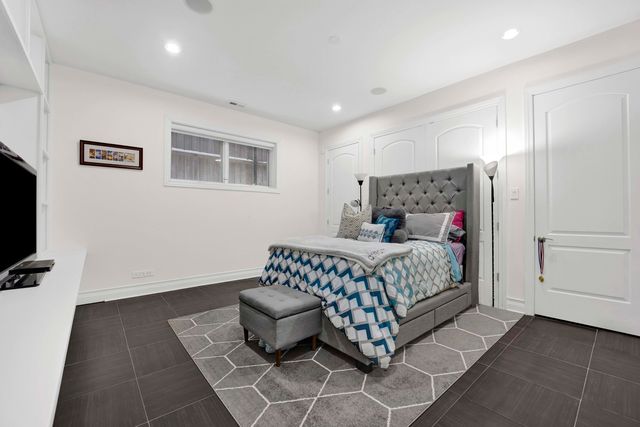 2144 W Erie Street, Chicago, IL 60612