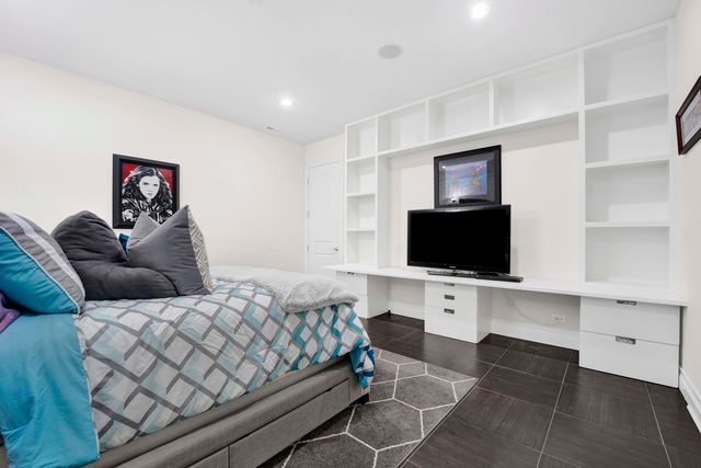 2144 W Erie Street, Chicago, IL 60612